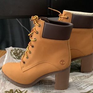 TIMBERLAND WOMEN’S ALLINGTON BOOTIE / Size 7.5